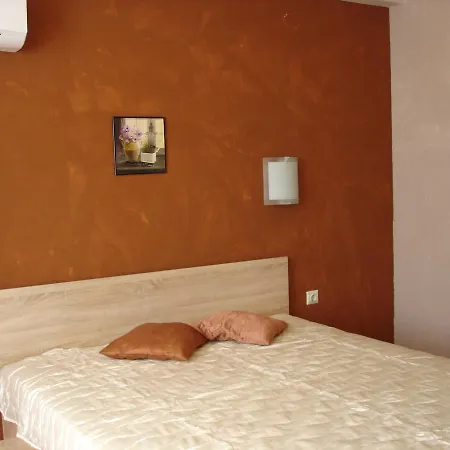 Apartment In Ravadinovo